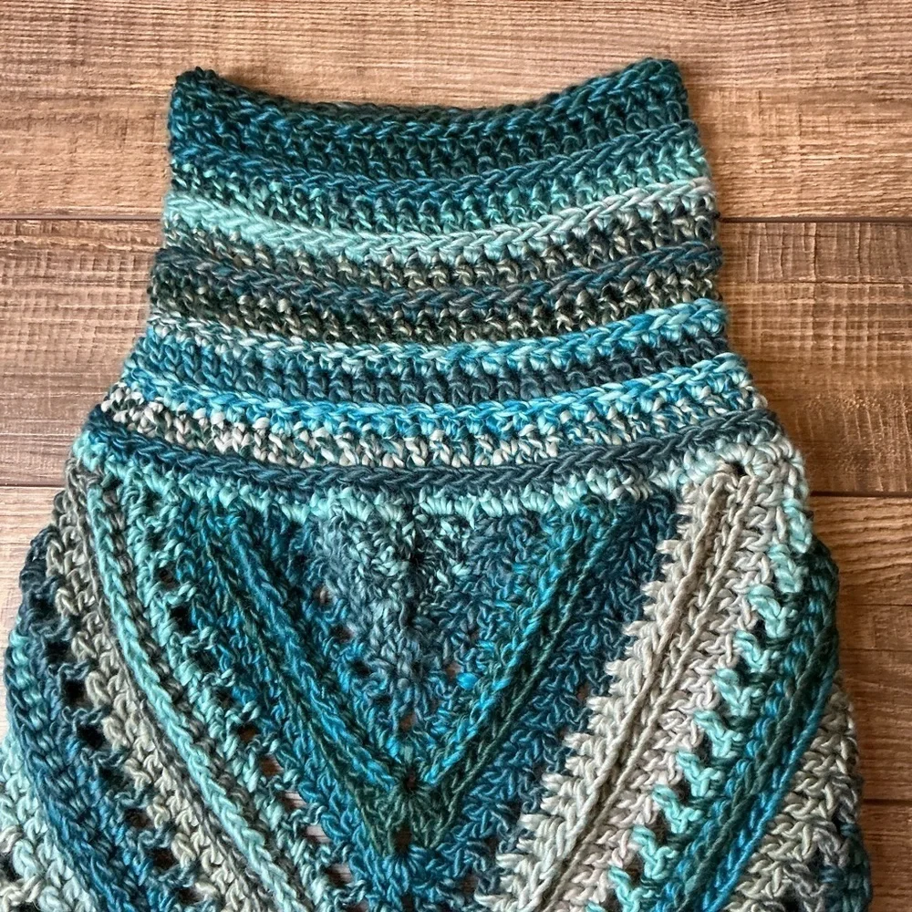 Handcrafted Crochet Cowl Neck Scarf With Fringe New‎ Handmade by Seller Knit